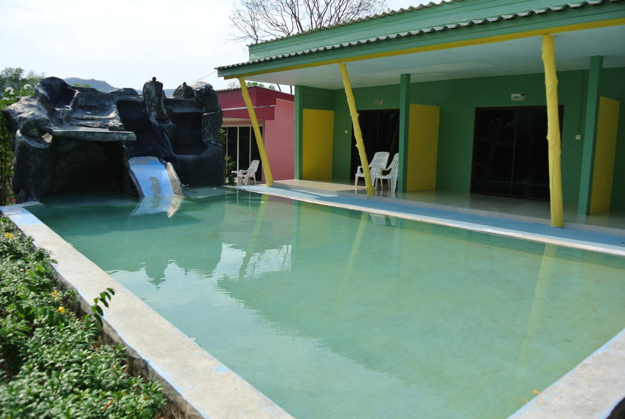 Baanraisooksangchan Kaeng Kachan Exterior foto