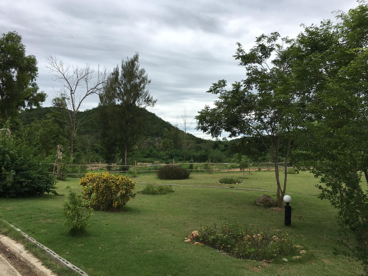 Baanraisooksangchan Kaeng Kachan Exterior foto