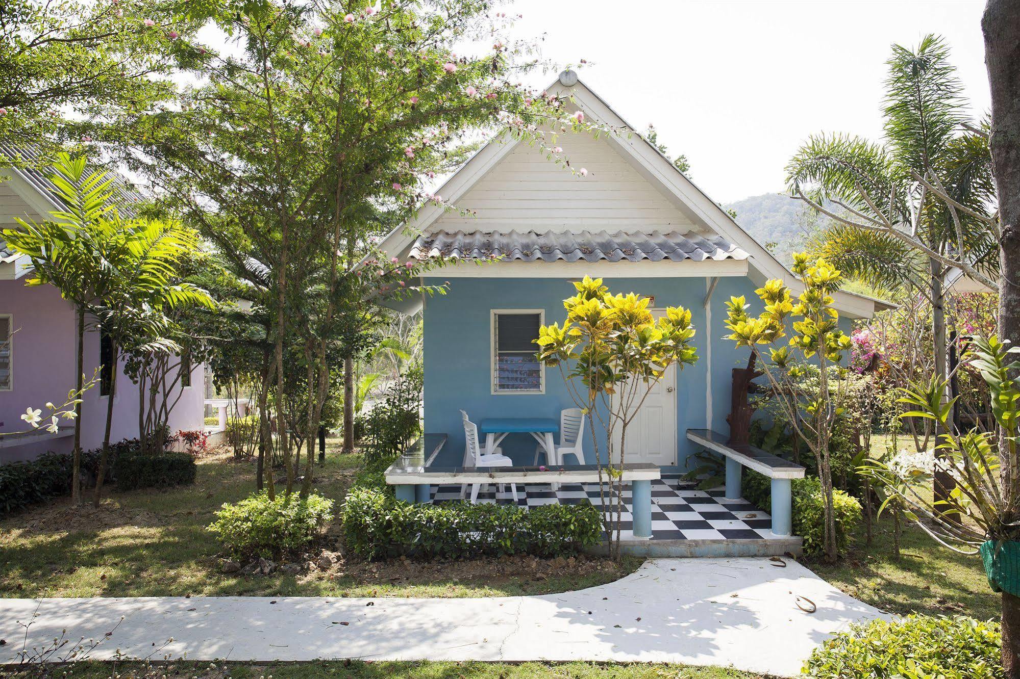 Baanraisooksangchan Kaeng Kachan Exterior foto